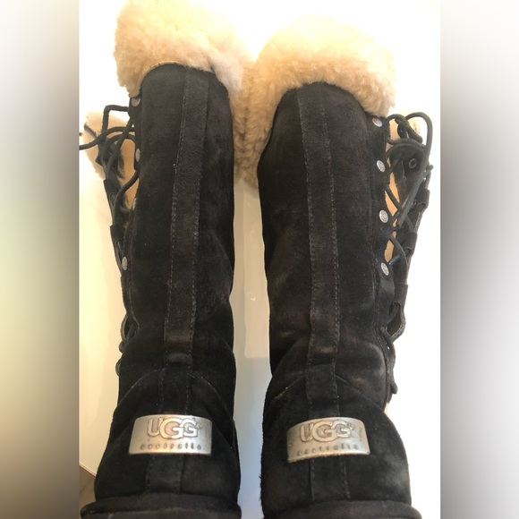 Ladies size 7 black Ugg boots - Picture 4 of 6